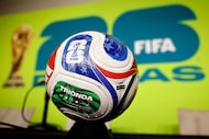 El balón de fútbol de la Copa Mundial de la FIFA 2026 fue presentado en el Comité Organizador de la FWC del Norte de Texas...