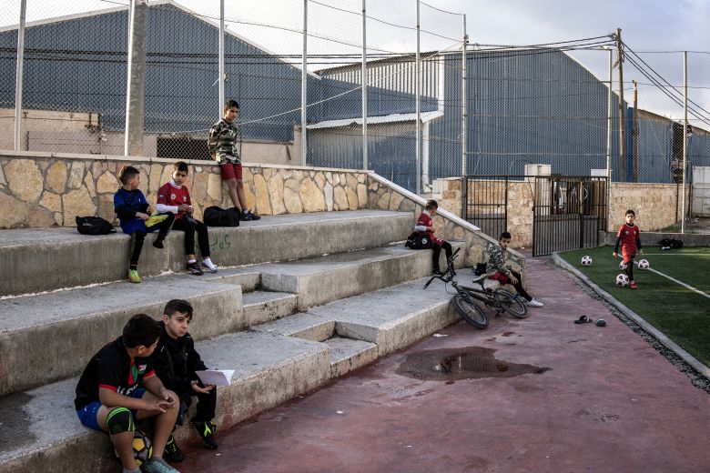 Un campo de fútbol está diseñado como un 