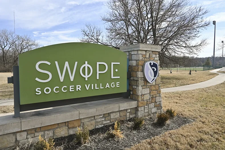 El equipo de Inglaterra entrenará este verano en Swope Soccer Village, ubicado en Lewis Road en E. 63rd Street.