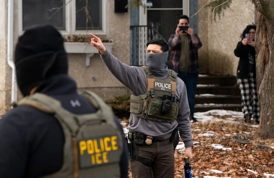 Después de la muerte a tiros de dos ciudadanos estadounidenses por parte de agentes federales de inmigración, Trump describió a los agentes de ICE como 