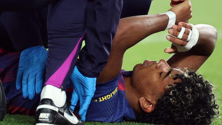 La lesión que puso fin a la temporada de la estrella del Barcelona Lamine Yamal lo convierte en duda para España en la Copa Mundial de la FIFA 2026.